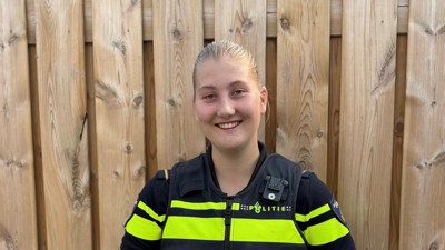 Student Elisa in uniform