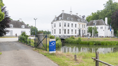 Buitenkant van de Politieacademie in Warnsveld  