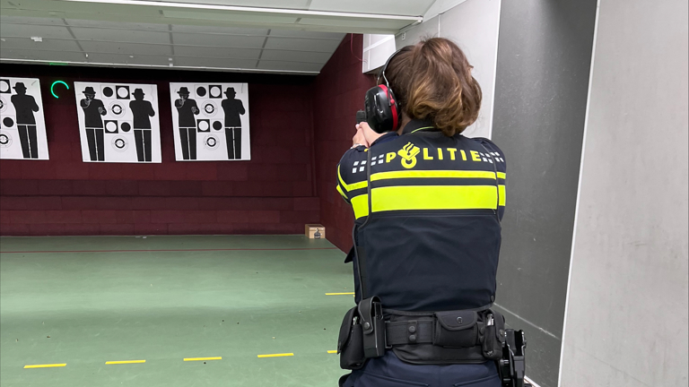 Student Yente op de schietbaan
