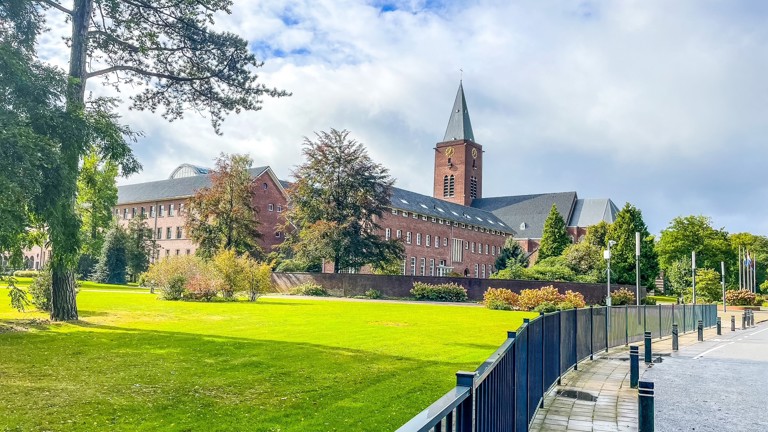 De klokkentoren in de tijd van het kleinseminarie. 