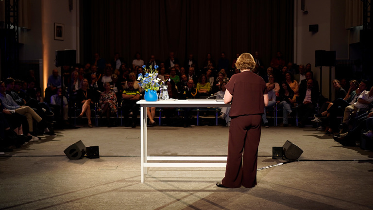 Kathelijne van Kammen sluit de politiedialoog af op haar afscheid