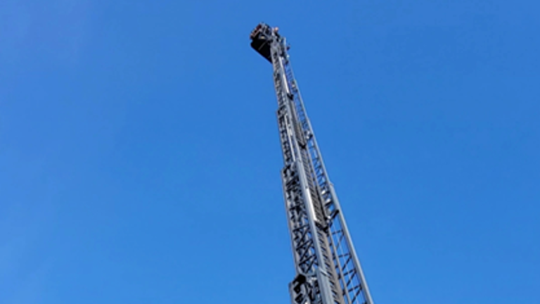 Cynthia hoog in de lucht