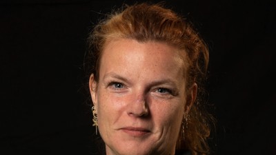 Docent Marije in uniform