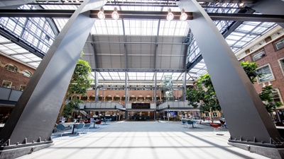 Het atrium van de Politieacademie in Apeldoorn