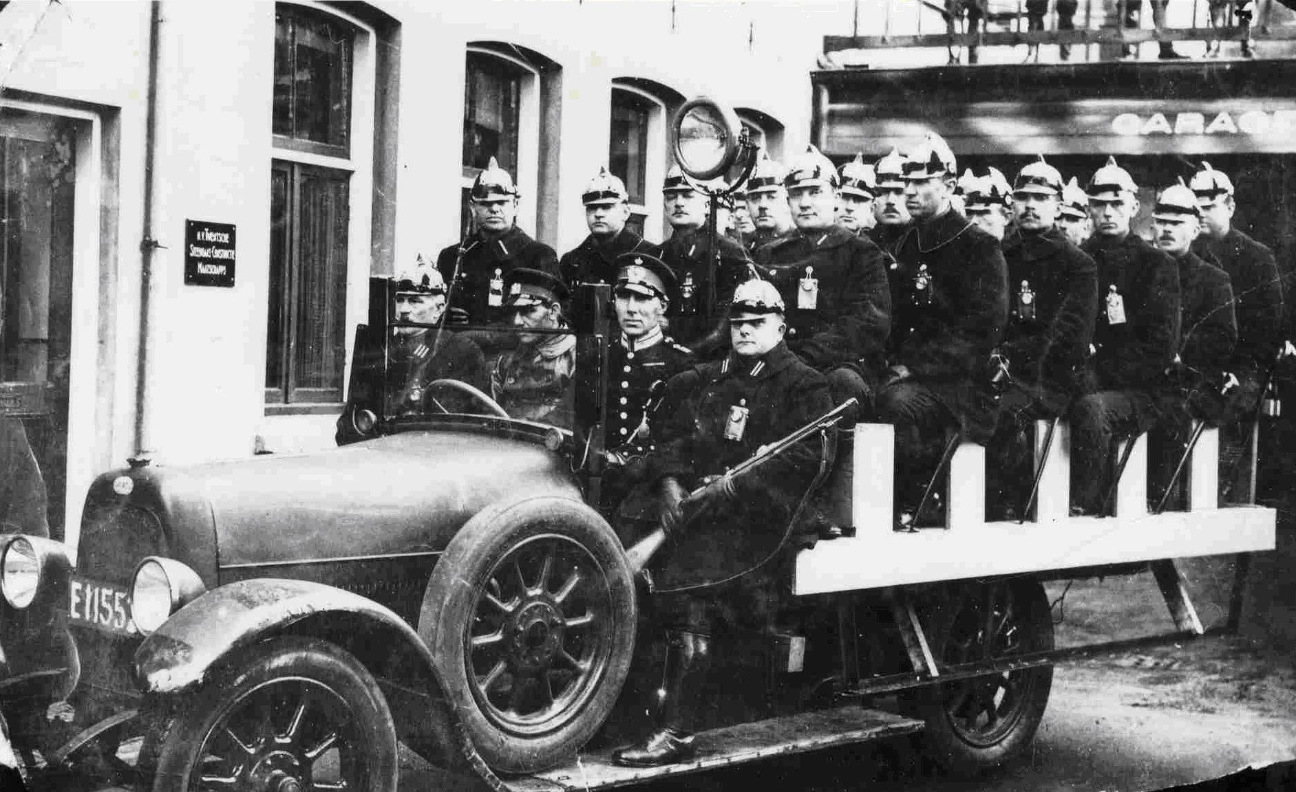 politieauto uit de eerste wereldoorlog